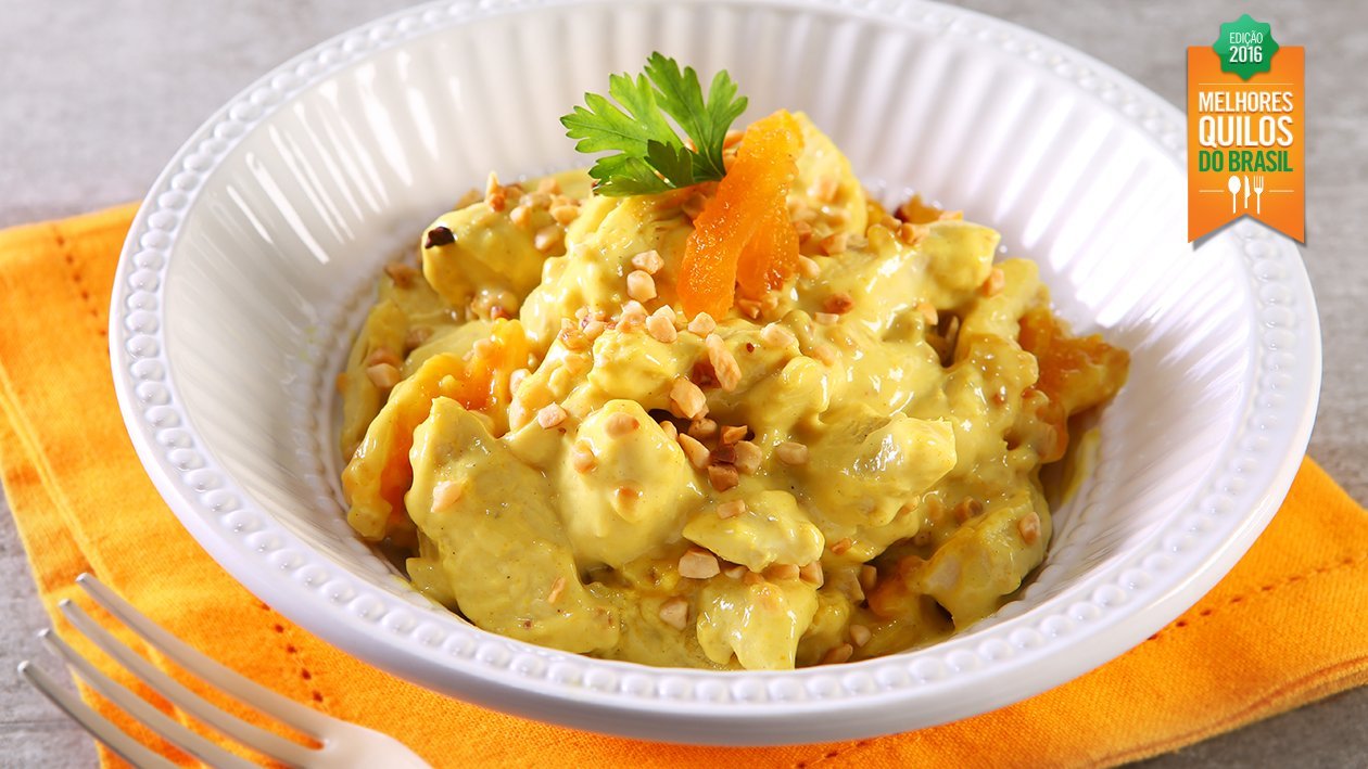 Salada de Frango com Creme de Mostarda, Salsão, Nozes, Damasco e Especiarias – - Receita Salada de Frango com Creme de Mostarda, Salsão, Nozes, Damasco e Especiarias – - Receita
