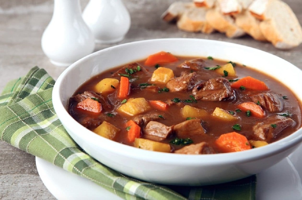 Sopa rústica de carne