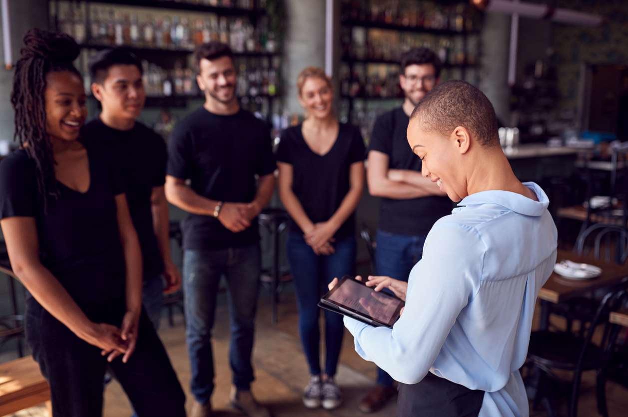 Gestão de pessoas: como liderar e manter sua equipe de food service alinhada