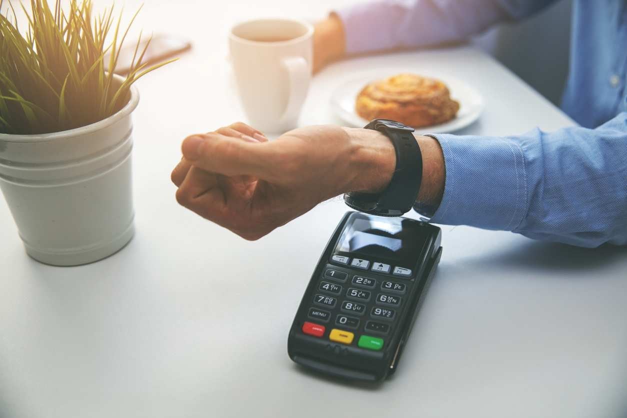 Pagamento por aproximação traz vantagens para o negócio; saiba os tipos