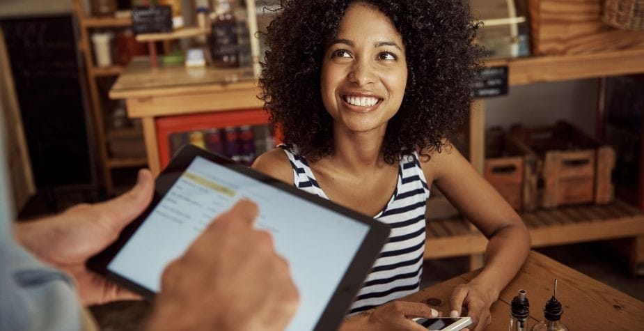 Saiba as vantagens de adotar a comanda digital em seu food service