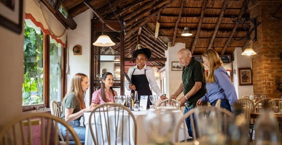 Como encantar o cliente: 5 dicas para atrair e fidelizar consumidores do seu food service