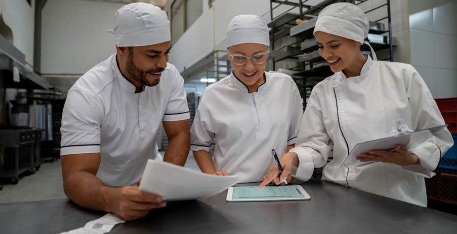 Saiba como motivar a equipe de trabalho e formas de mantê-la engajada