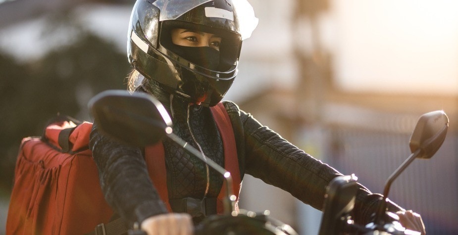 Como contratar motoboy para entrega: conheça as possibilidades para o seu delivery