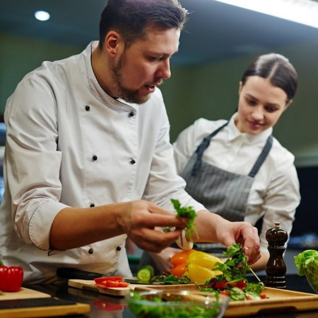 4 soluções sustentáveis para implementar em seu food service