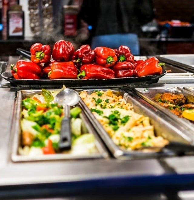 Refeições coletivas: 3 dicas para implementar um negócio com esse perfil