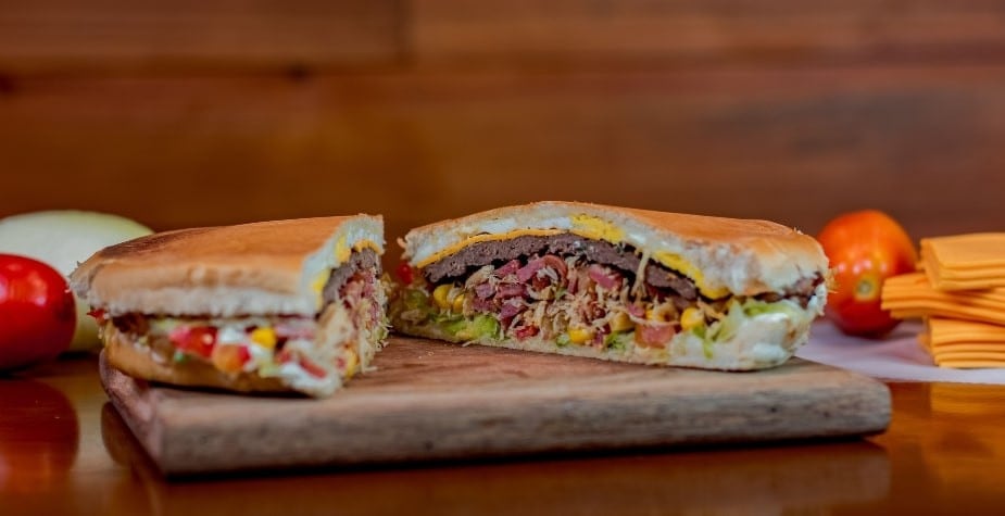 Xis Gaúcho: como incorporar o tradicional lanche ao menu de sua lanchonete 